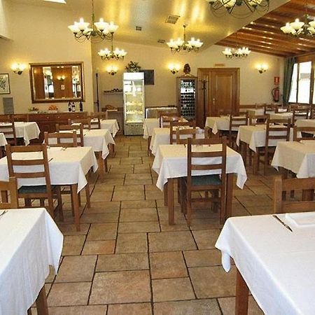 Hostal Lorentxo Olave Bagian luar foto